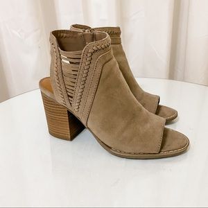 Universal Thread Peep Toe Heels